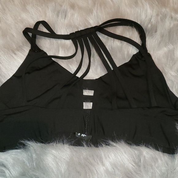 VS PINK Ultimate Strappy Sports Bra - Picture 2 of 3